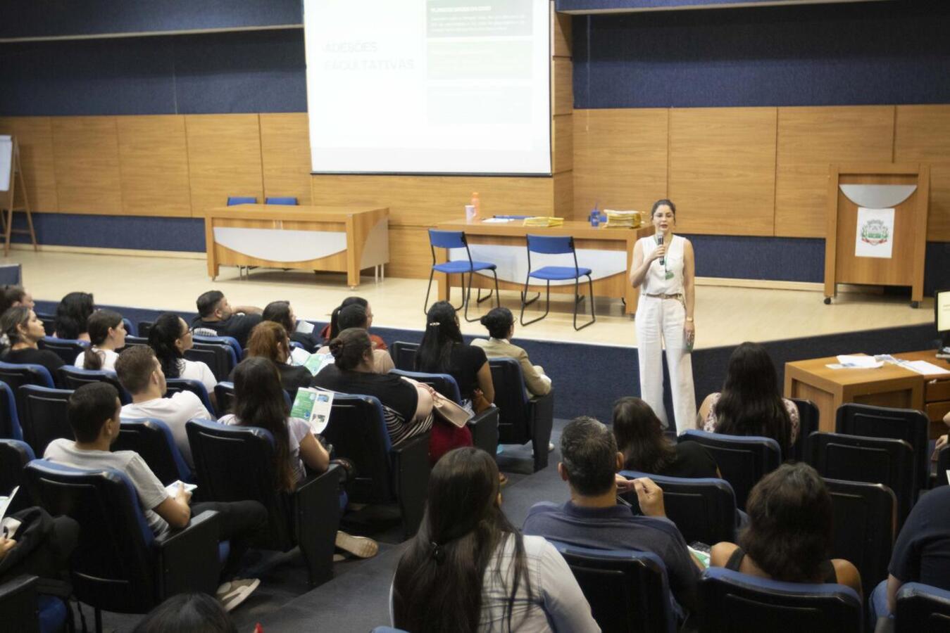 Secretaria de Recursos Humanos realiza cerimônia de posse para 34 novos servidores