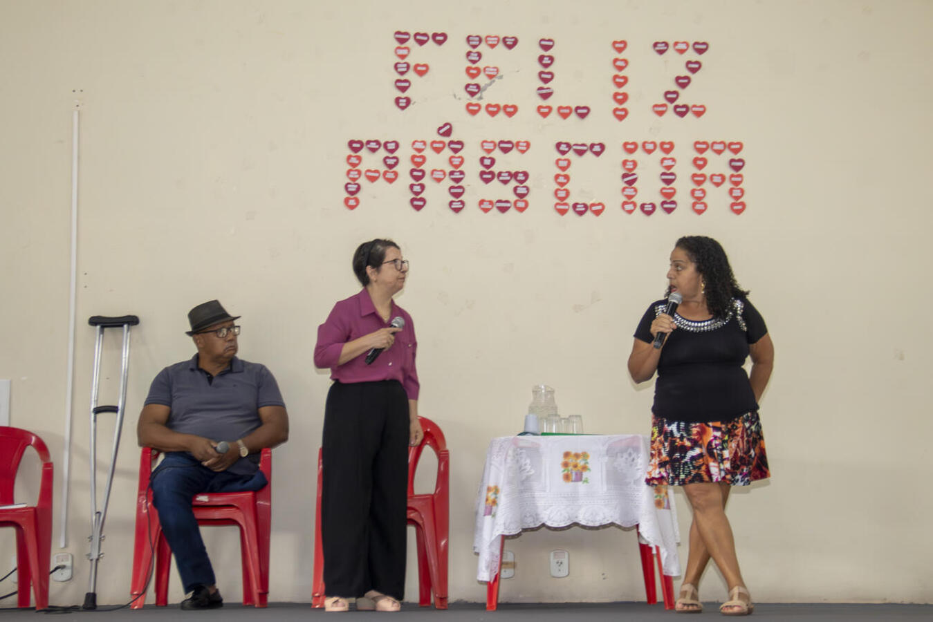 Prestigiada por autoridades, confraternização realizada nesta terça-feira (15) teve bênção ministrada por religiosos, encenação de peça de teatro e café da manhã 