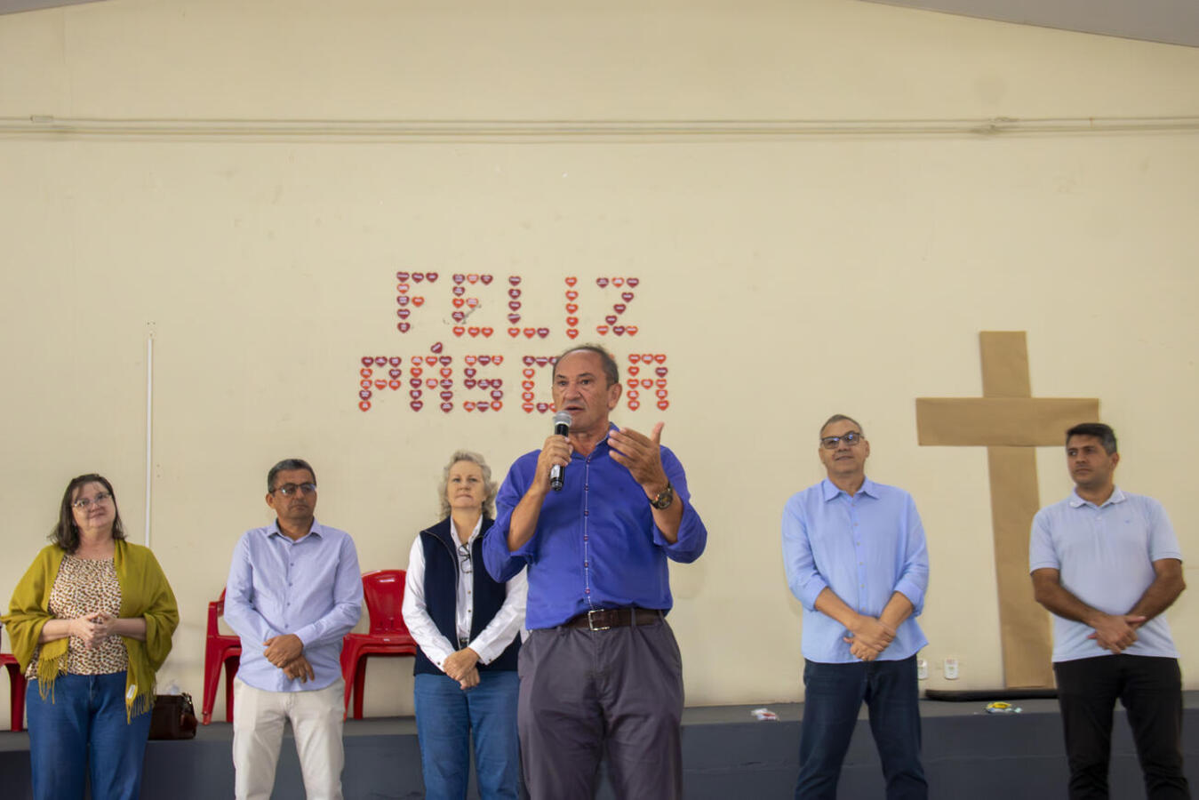 Prestigiada por autoridades, confraternização realizada nesta terça-feira (15) teve bênção ministrada por religiosos, encenação de peça de teatro e café da manhã 