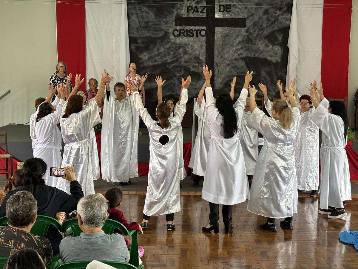Momento contou com apresentações teatrais e musicais com idosos do Certi e participação de crianças