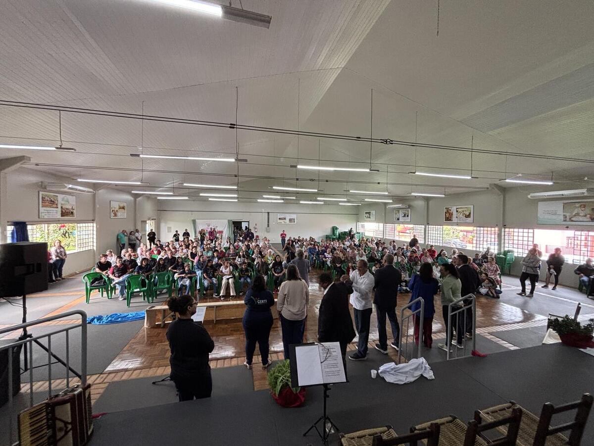 Momento contou com apresentações teatrais e musicais com idosos do Certi e participação de crianças