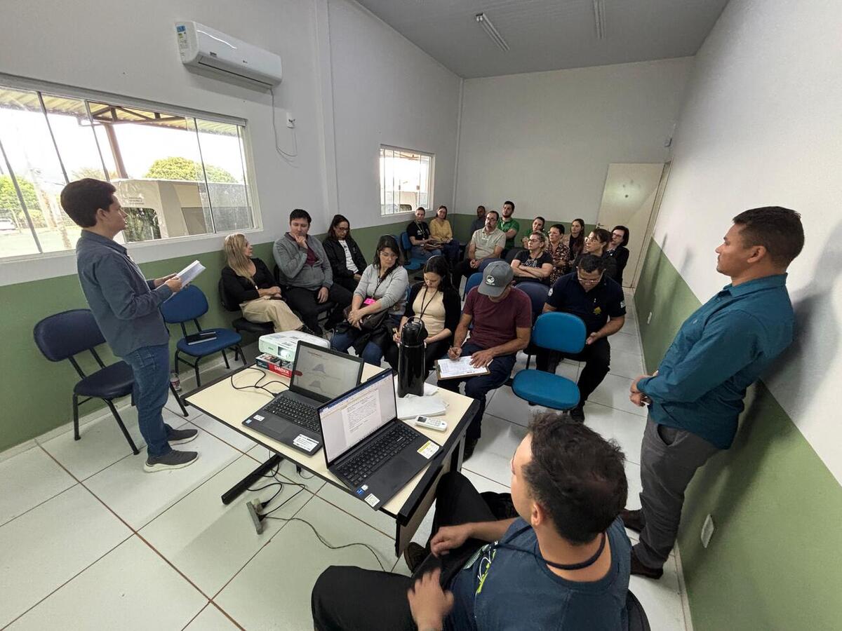 Reunião no Centro Municipal de Controle e Endemias, nesta terça (9), expôs quadro epidemiológico preocupante em relação a doenças transmitidas pelo Aedes aegypti