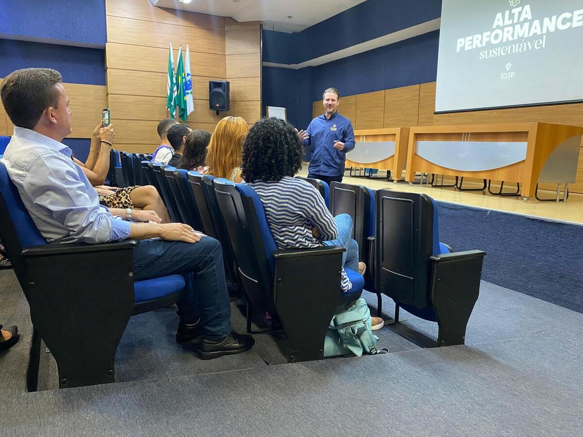 Na manhã desta sexta-feira (4) a Unidade de Pronto Atendimento de Toledo realizou uma capacitação para seus agentes administrativos que atendem na recepção da unidade