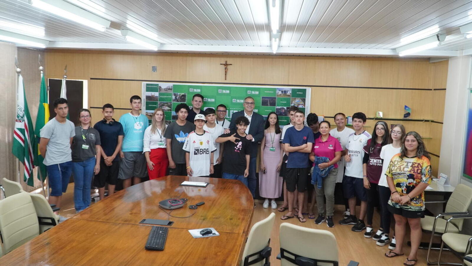 Os adolescentes fazem parte do Programa Agente da Cidadania e do projeto Centro da Juventude Rumo ao Conhecimento das Profissões