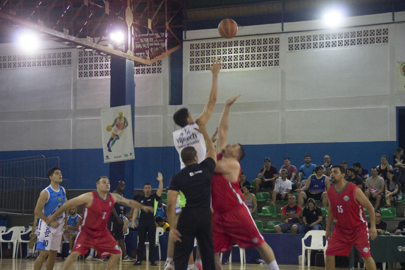 A primeira etapa do masculino - Chave A - tem início nesta sexta-feira e seguem até domingo no Ginásio de Esportes Jaime Zeni (Foto: arquivo)