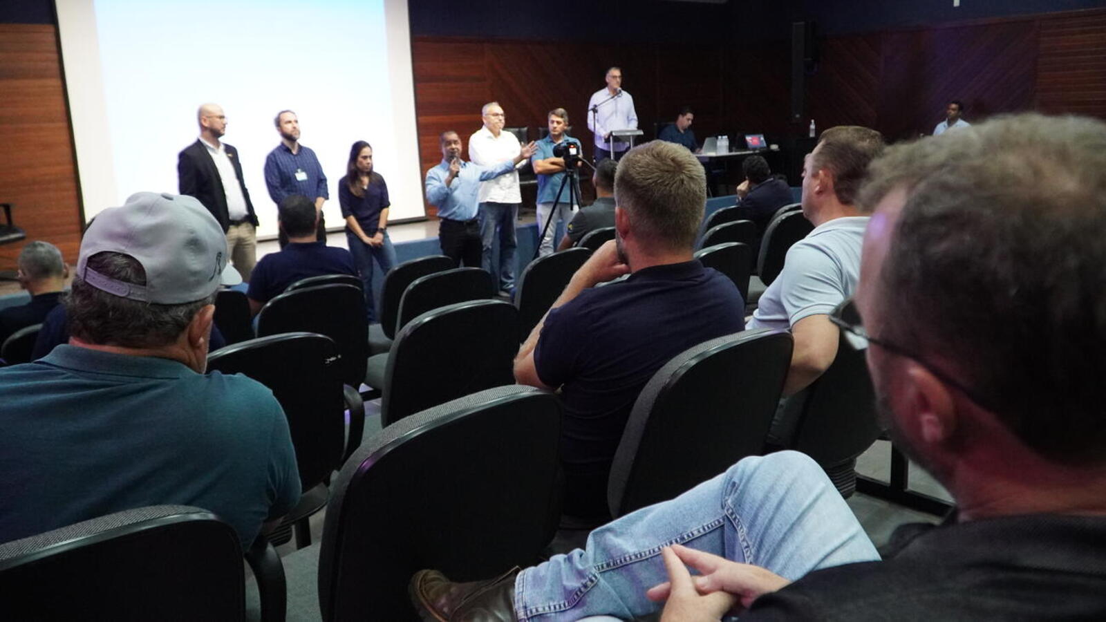 Encontro reuniu autoridades, empresários e Copel para discutir falhas no fornecimento e buscar soluções conjuntas para a rede elétrica em Toledo