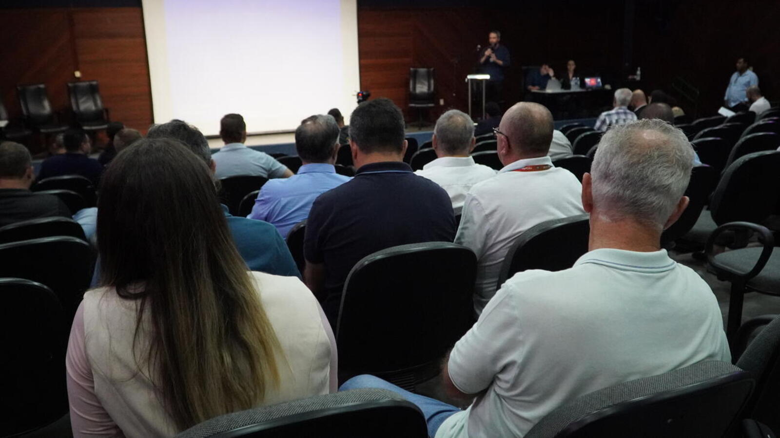 Encontro reuniu autoridades, empresários e Copel para discutir falhas no fornecimento e buscar soluções conjuntas para a rede elétrica em Toledo