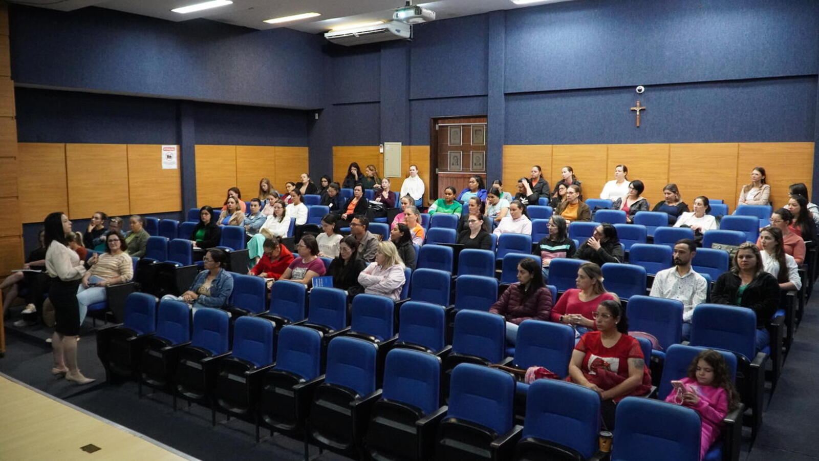 Neste sábado (10) a secretaria Municipal da Educação (Smed) deu continuidade a formação dos professores de apoio à diversidade e a inclusão