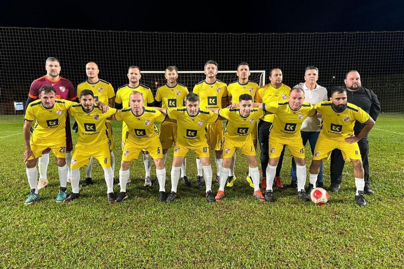 Associação Shogun conquistou 44 medalhas em etapa do regional ocorrida em Foz; no Bom de Bola, em Medianeira, município passou às semifinais em 2 categorias 