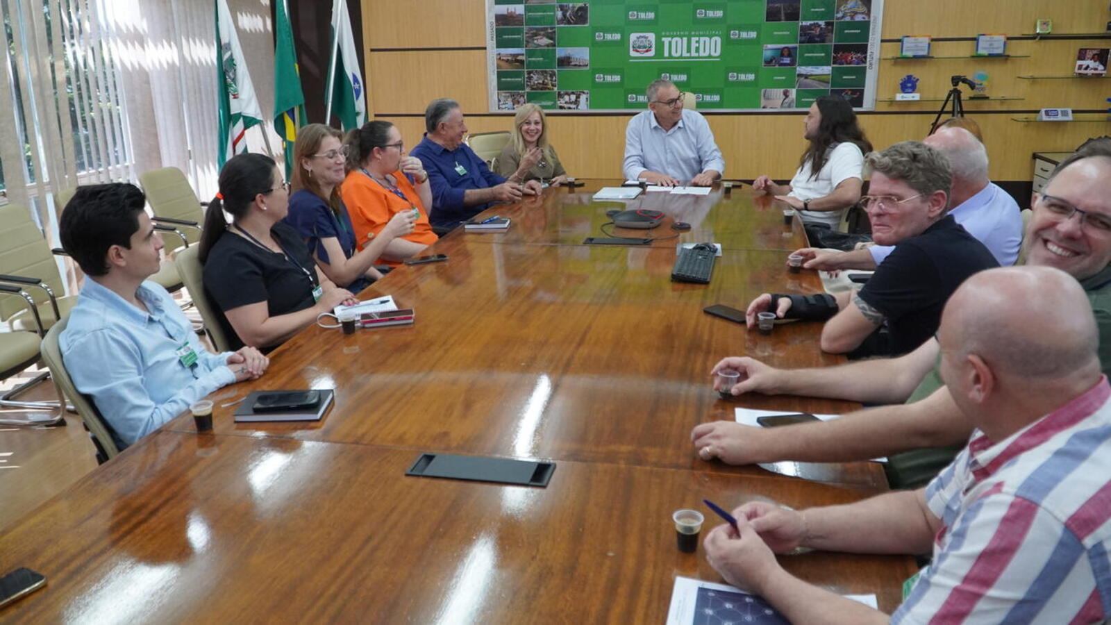 Ian Sonda, chefe de Gabinete da Secretaria de Estado da Saúde, esteve com o prefeito Mario Costenaro e equipe da saúde para alinhar pontos importantes do setor