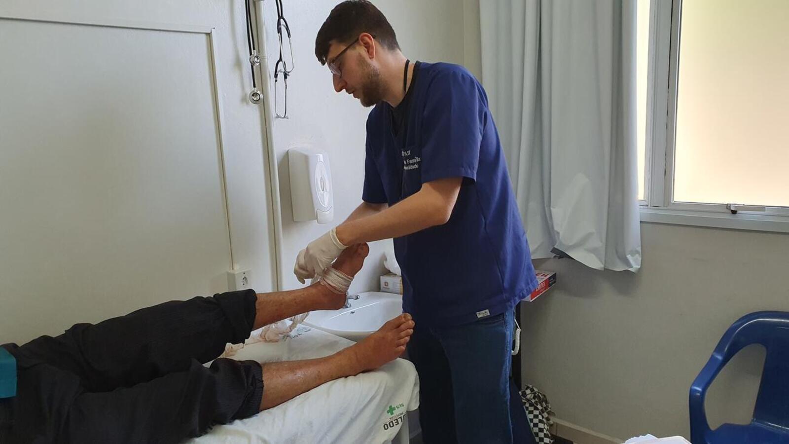 Ação consiste em avaliação clínica de pés diabéticos, com objetivo de prevenir maiores complicações, como amputação dos membros
