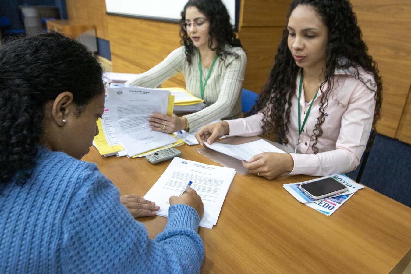 Na manhã desta terça-feira (13) a Secretaria de Recursos Humanos realizou a posse de 20 novos servidores para o município