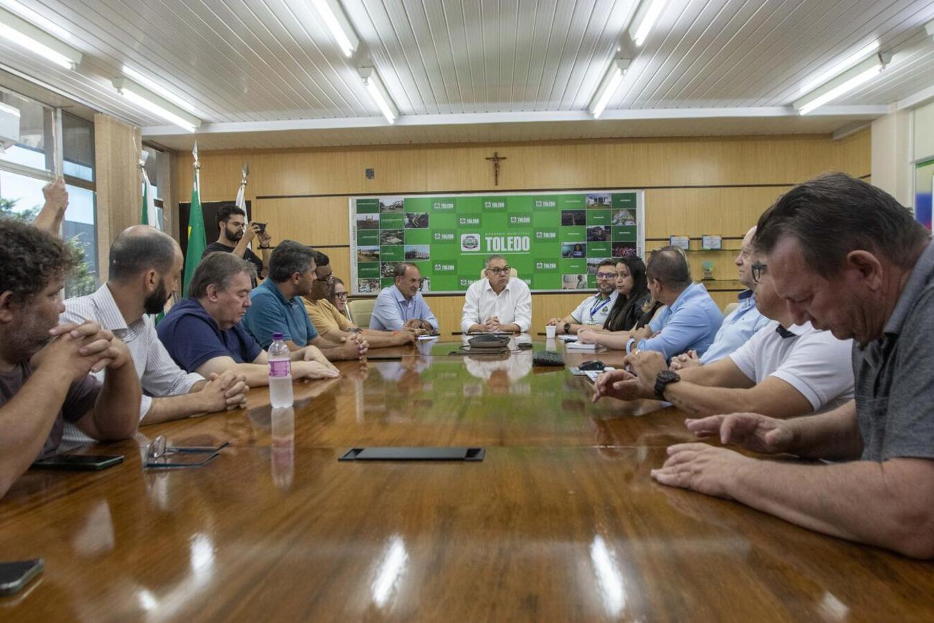 Valor também passará a ser pago para servidoras durante licença maternidade. Anúncio foi feito nesta quinta-feira