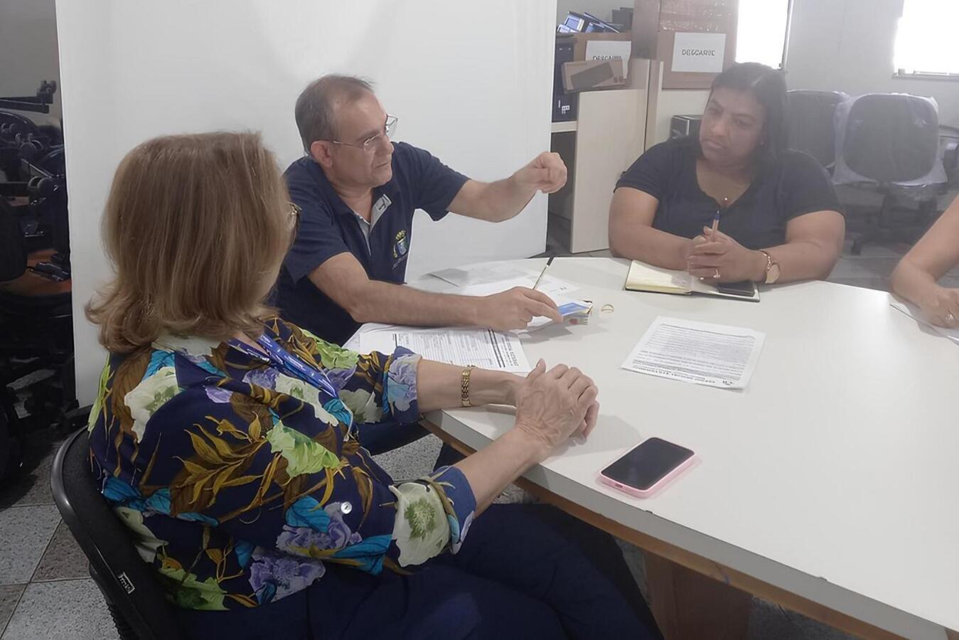 A Secretaria Municipal da Educação visitou Foz do Iguaçu e Santa Terezinha de Itaipu nesta quarta-feira (14) a fim de entender os processos para o Cartão Material Escolar
