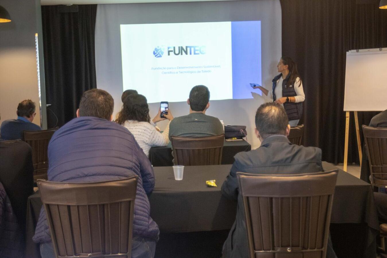 Representantes de diversas cidades participaram do encontro promovido pelo Serviço Brasileiro de Apoio às Micro e Pequenas Empresas (Sebrae)