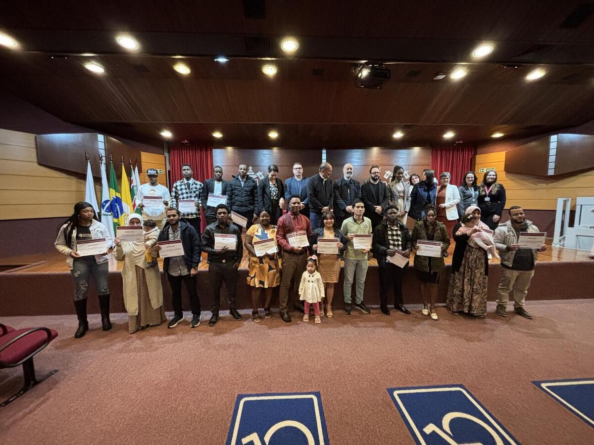 Em evento ocorrido no último sábado (14), no auditório do câmpus local da PUCPR, alunos receberam o certificado de conclusão do curso que teve 3 meses de duração