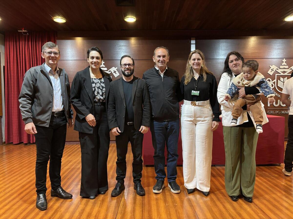 Em evento ocorrido no último sábado (14), no auditório do câmpus local da PUCPR, alunos receberam o certificado de conclusão do curso que teve 3 meses de duração