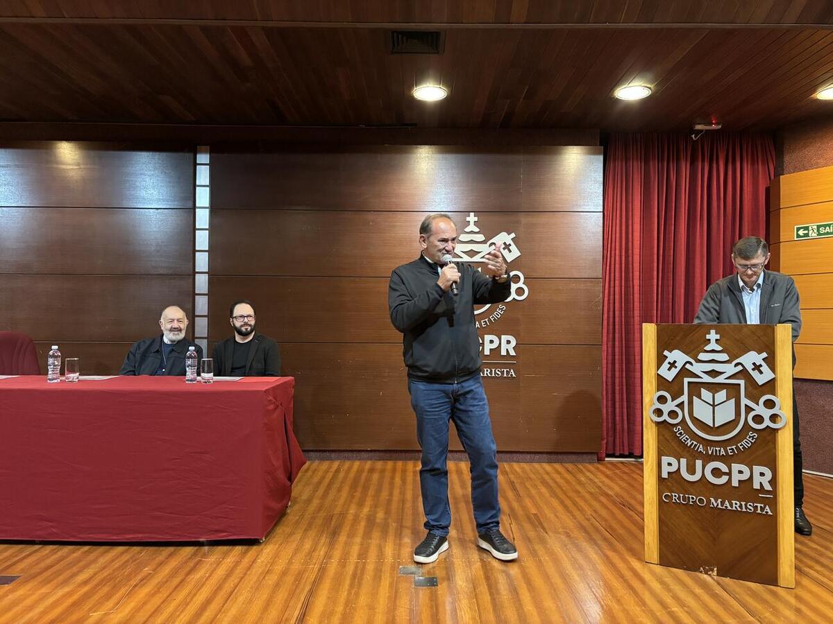 Em evento ocorrido no último sábado (14), no auditório do câmpus local da PUCPR, alunos receberam o certificado de conclusão do curso que teve 3 meses de duração
