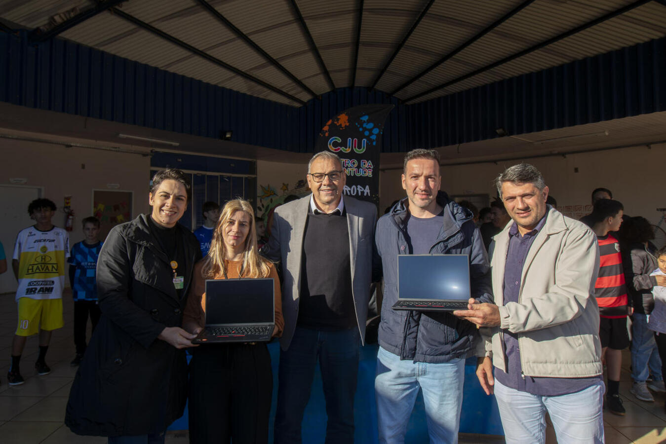 Equipamentos serão utilizados para atividades formativas de adolescentes dos programas sociais nos CJUs Coopagro e Europa