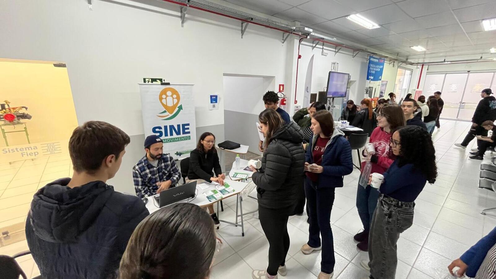 Evento que visa dar oportunidades para que os jovens possam iniciar uma história no mercado de trabalho contou com a presença da Agência do Trabalhador de Toledo