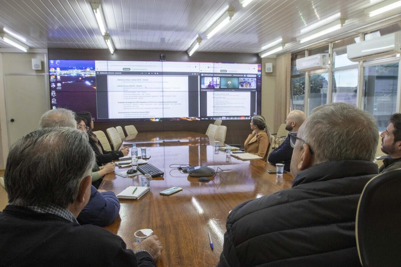Formatação do evento, marcado para o próximo dia 24, foi debatida em encontro ocorrido na tarde desta quinta (12) na Sala de Reuniões do Gabinete do Prefeito
