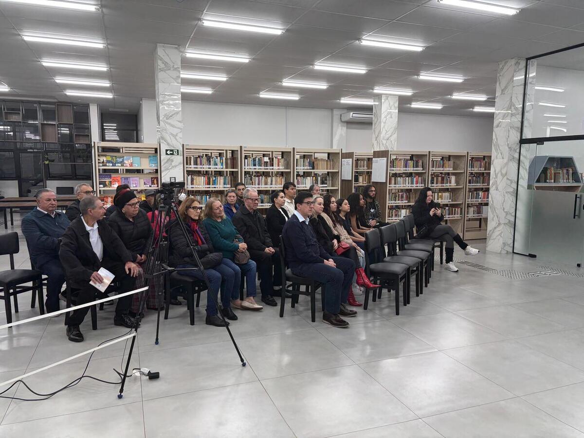 Evento ocorreu na Biblioteca Pública e também foi transmitido online