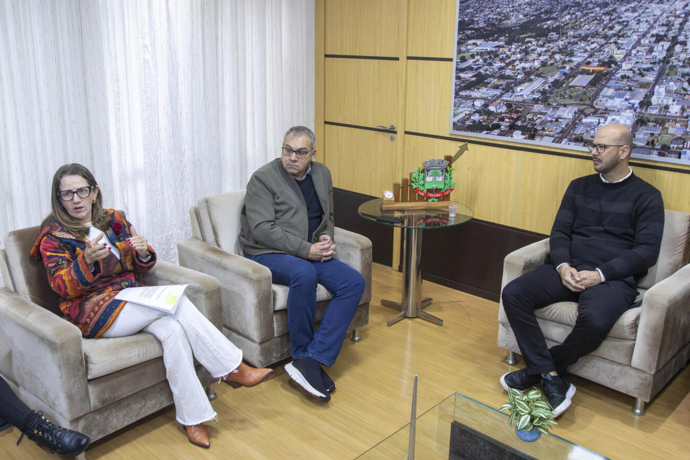 Em encontro no Gabinete do Prefeito, na manhã desta segunda (30), técnicos da pasta detalham funcionamento do CMETOO para presidente e gerente da entidade