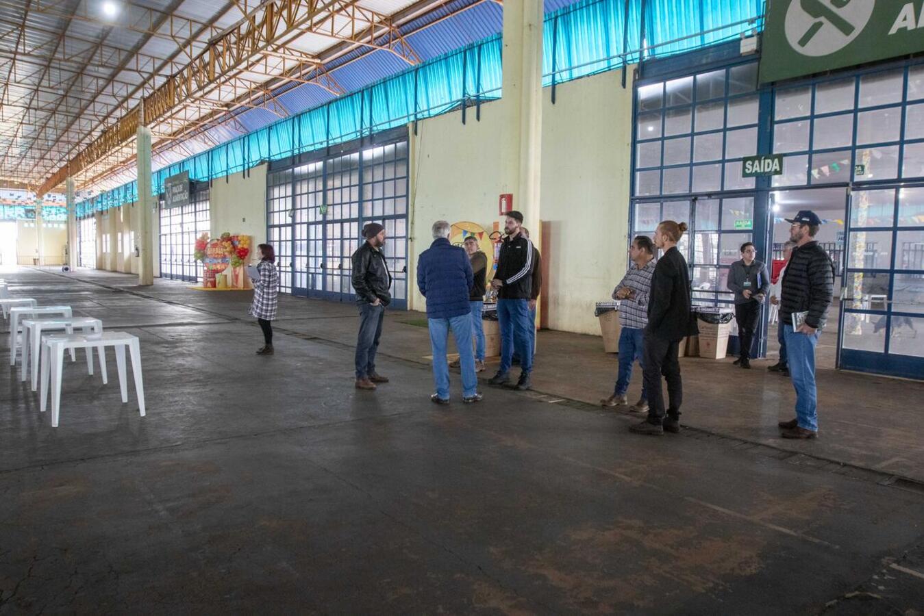 Entendimento foi firmado em reunião ocorrida na tarde desta sexta-feira (13) no anfiteatro do Centro de Eventos Ismael Sperafico; evento está programado para o dia 26 de julho