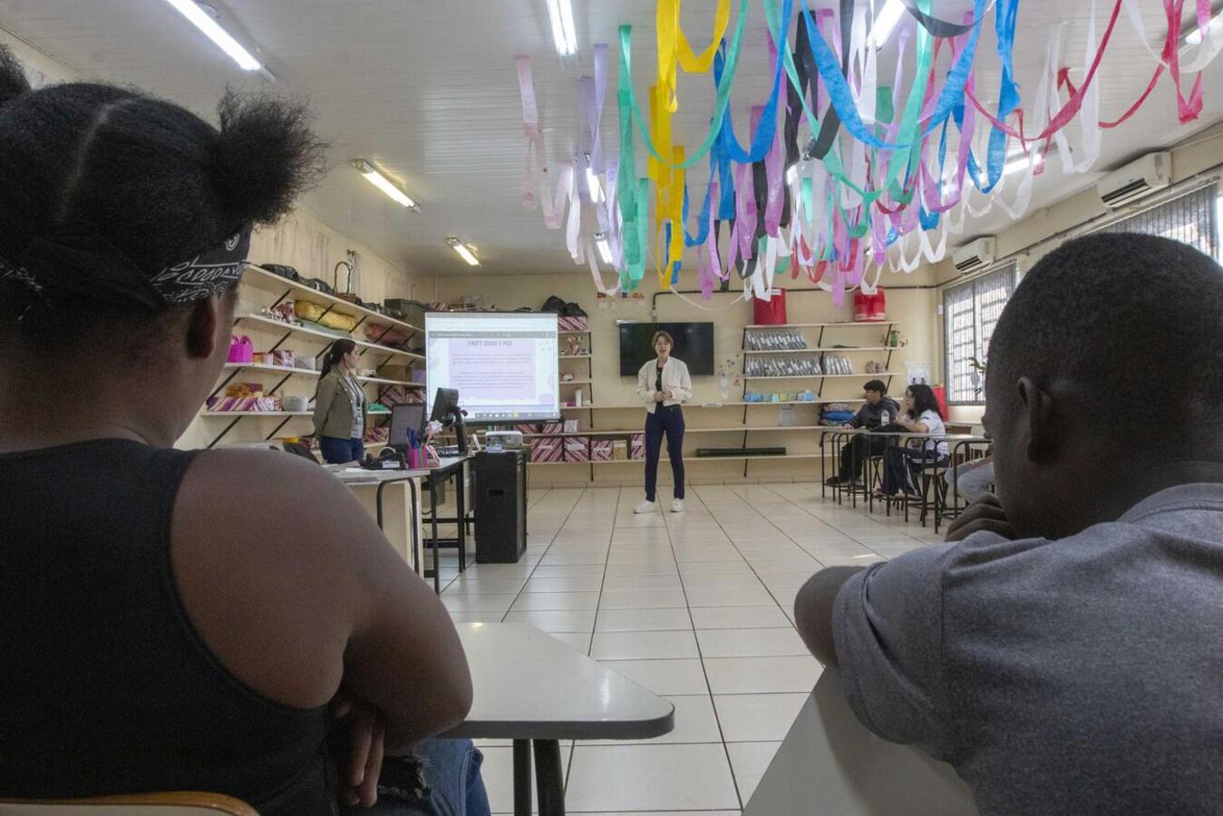 Atividades nos Cras dos bairros Pioneiro, Europa e Panorama, nesta segunda-feira (16), integram ações do mês de conscientização e prevenção contra a violência à pessoa idosa