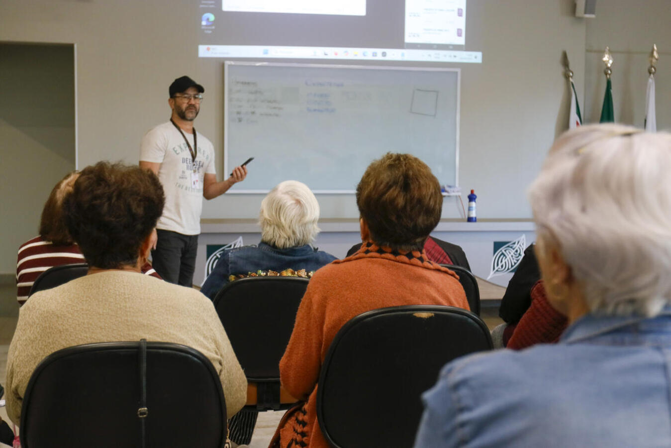 Encontro de gerações marcou atividades ocorridas entre quarta e quinta (4 e 5) no Sindicato Rural de Toledo em capacitação realizada em parceria com o Celepar