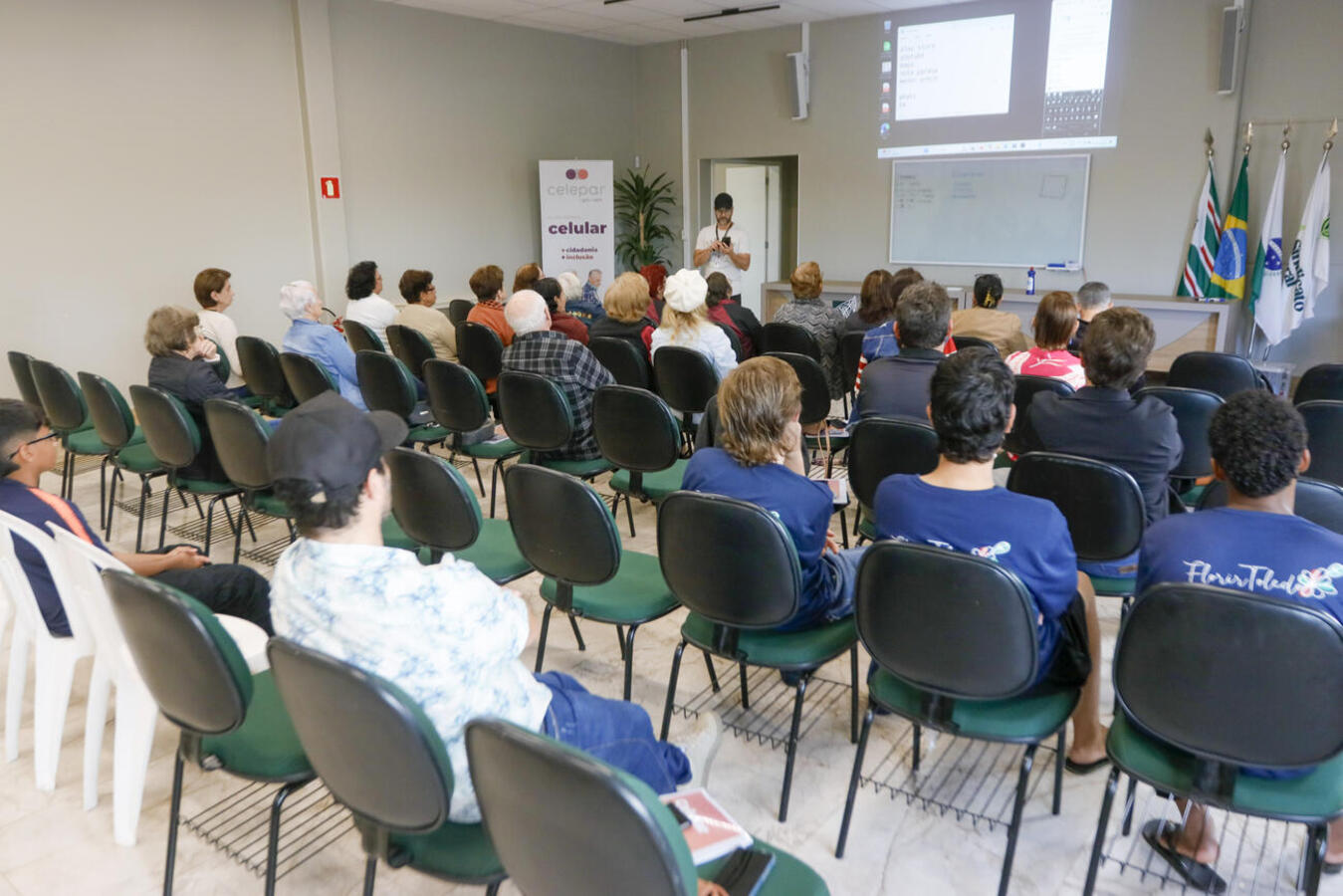 Encontro de gerações marcou atividades ocorridas entre quarta e quinta (4 e 5) no Sindicato Rural de Toledo em capacitação realizada em parceria com o Celepar