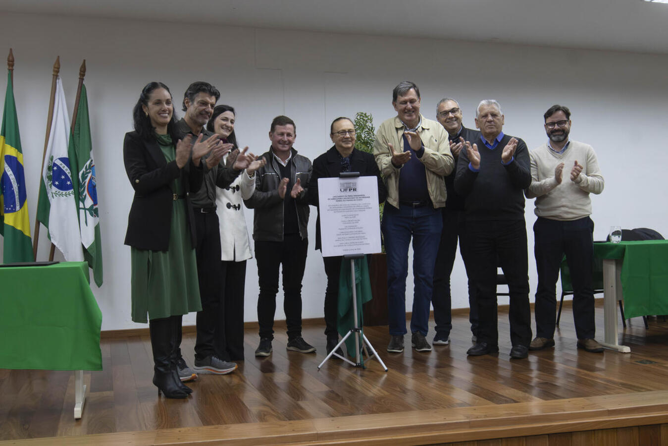 Acordo assinado nesta sexta-feira (27), no câmpus local da universidade, viabiliza estrutura, na área do parque, que será voltada ao atendimento médico especializado