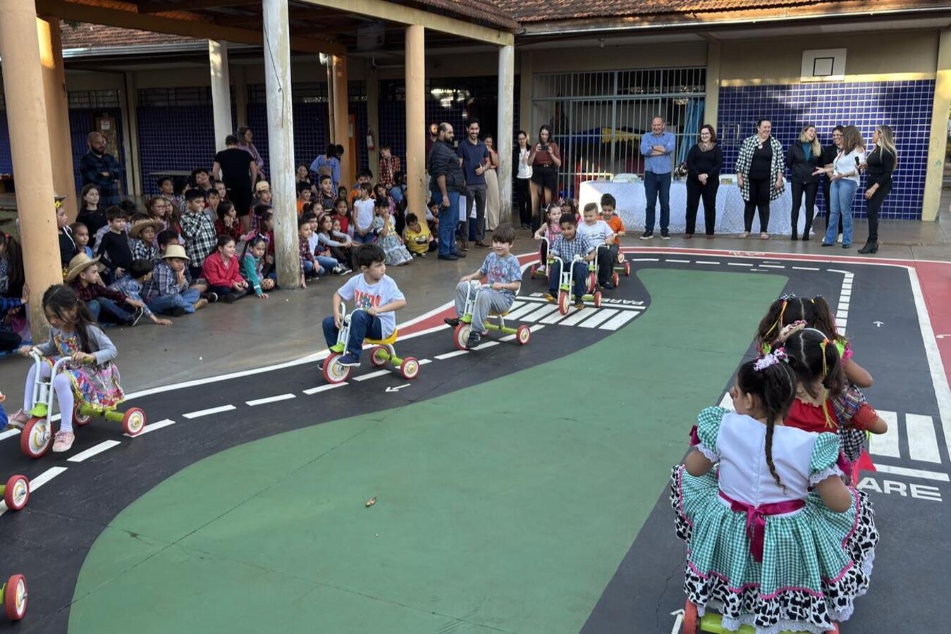 Desenvolvido em parceria com o IPM, espaço entregue na última sexta (25) será utilizado para alunos aprenderem, de forma lúdica, regras de circulação e gentileza