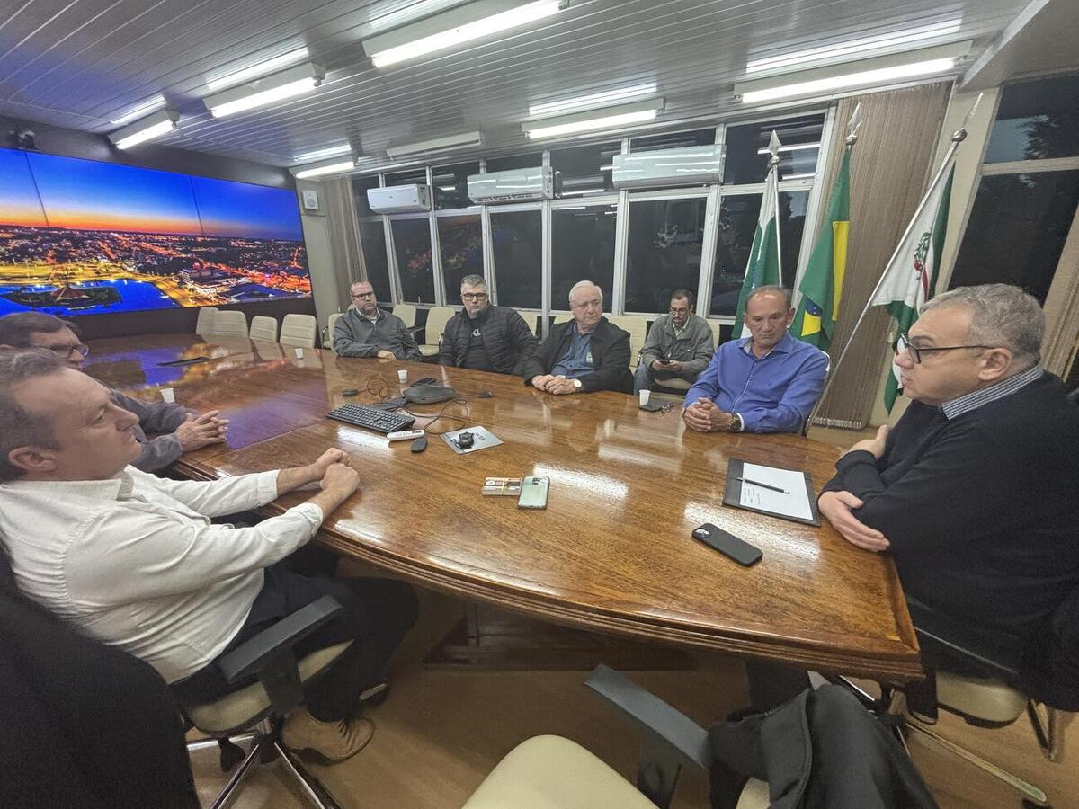 Ação, na tarde desta quinta (24), na Sala de Reuniões do Gabinete do Prefeito, é a 1ª de uma série de encontros que integram programação da Semana do Agricultor
