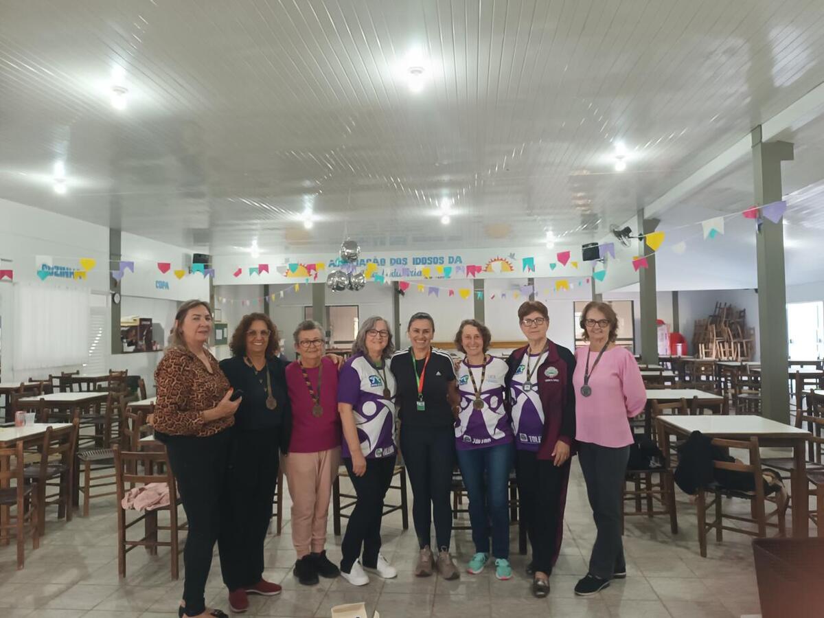 A Secretaria Municipal de Esportes e Lazer concretizou um marco para o esporte adaptado de Toledo ao realizar o primeiro campeonato municipal de dominó 60+