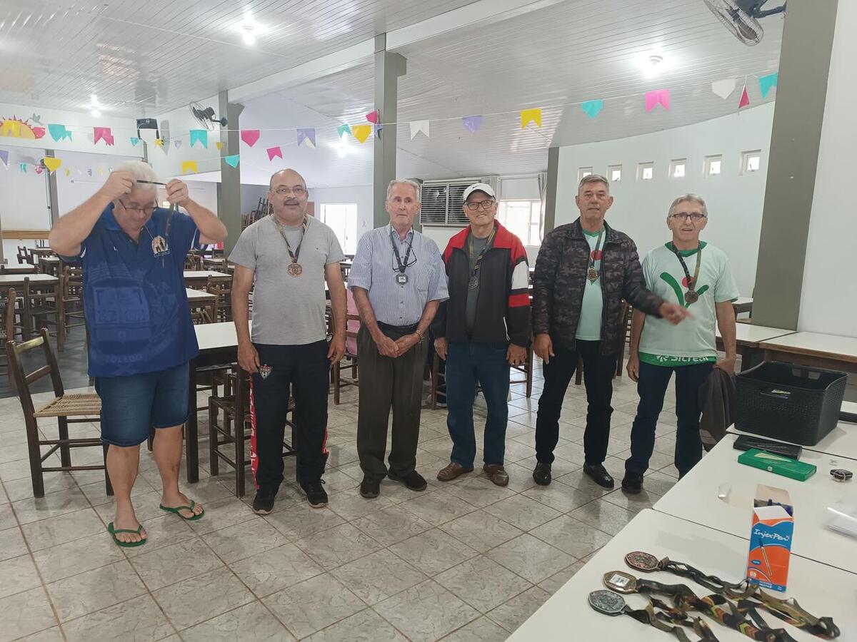 A Secretaria Municipal de Esportes e Lazer concretizou um marco para o esporte adaptado de Toledo ao realizar o primeiro campeonato municipal de dominó 60+