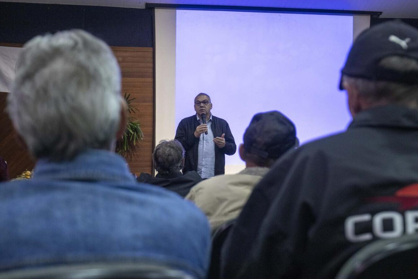 Ação no Ismael Sperafico, na tarde desta segunda (28), contou com diagnóstico do leite, exposição de queijos premiados, corte de bolo e entrega de nitrogênio líquido