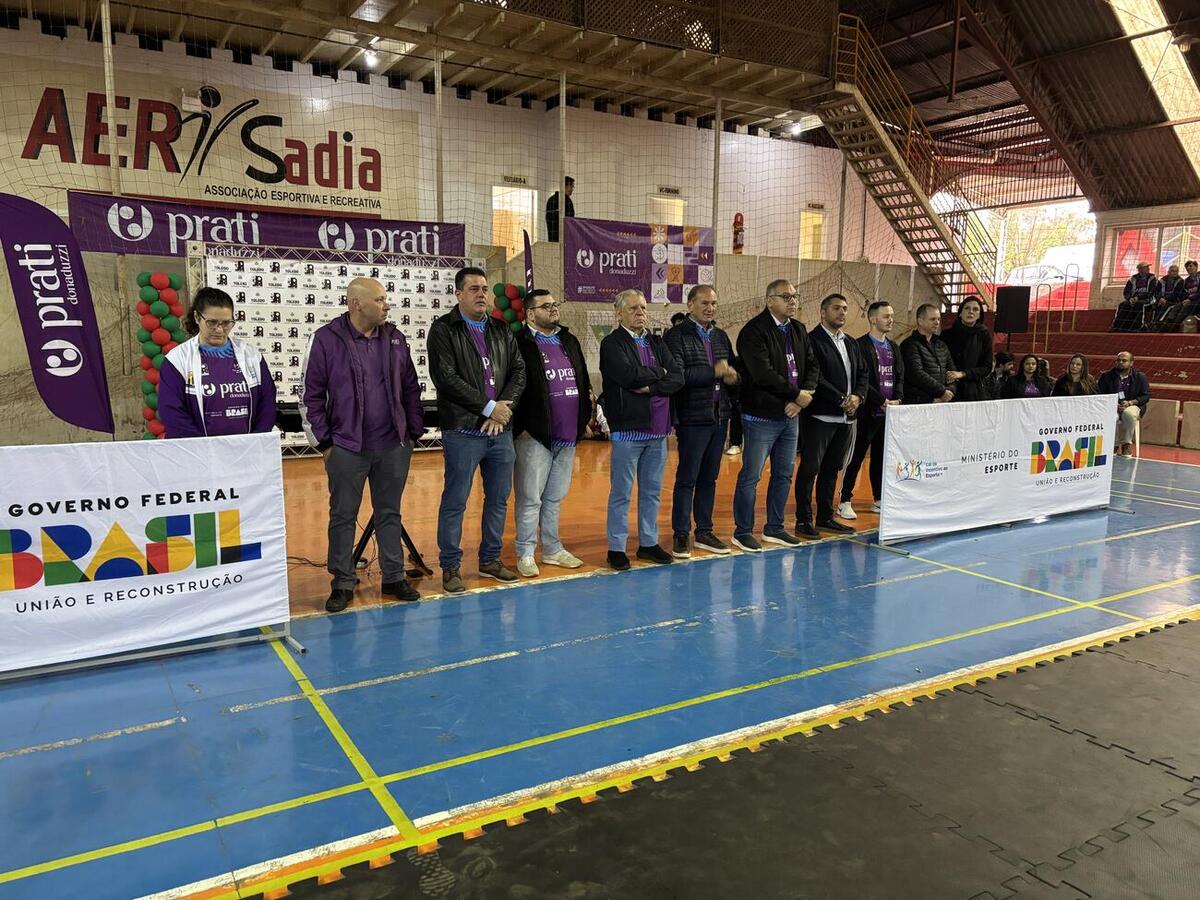 Os jogos acontecem nos espaços da AER Sadia, com aproximadamente 480 atletas de 12 municípios