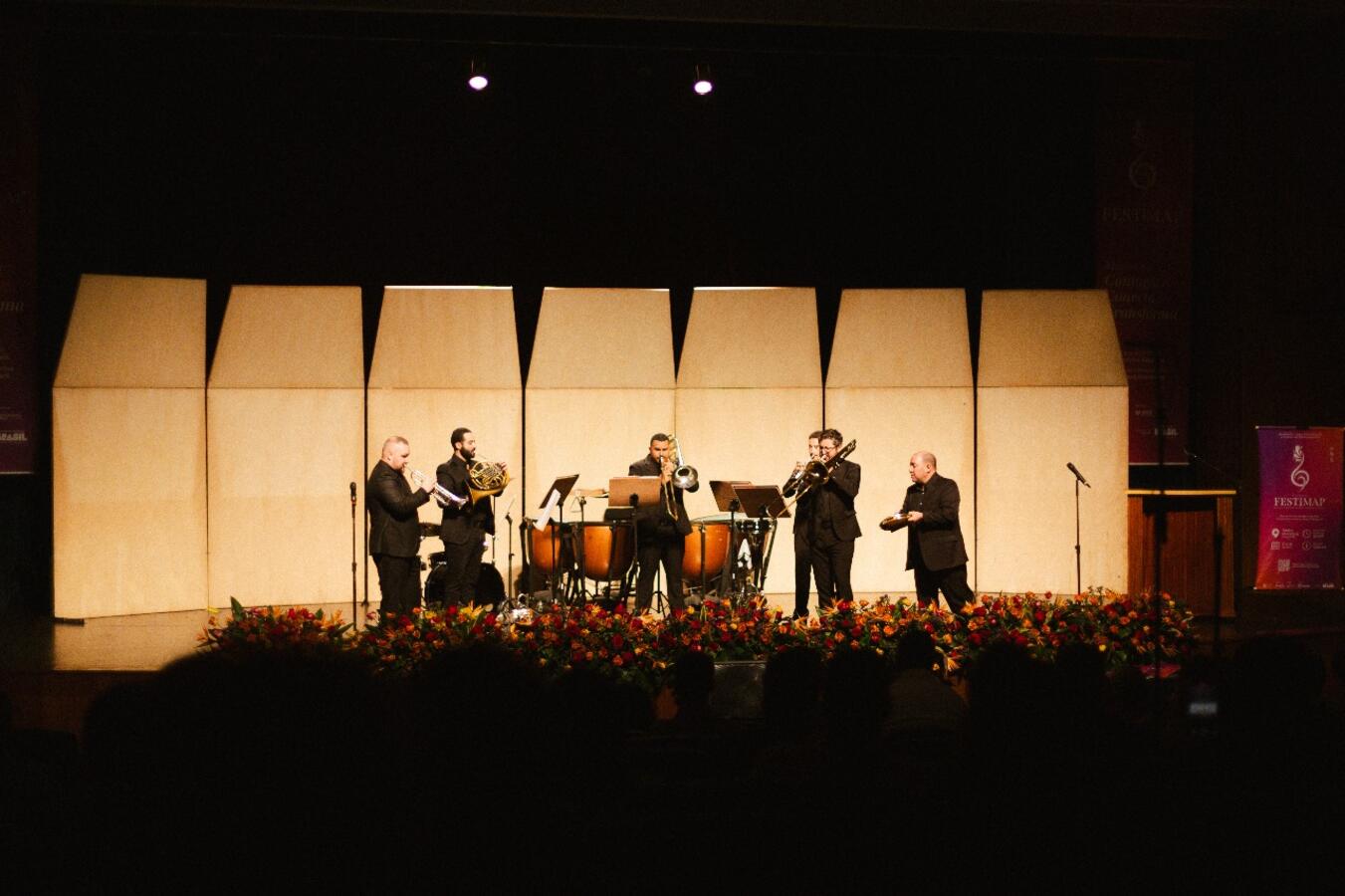 O Jive For Five, fundado em 2015 por amigos músicos que se conheceram em festivais, surgiu da vontade de explorar o vasto universo dos metais