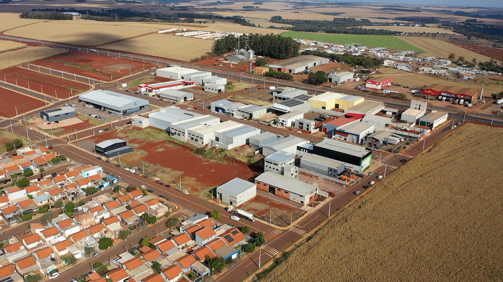 São 14 terrenos, incluindo 1 estrutura urbana desativada, na antiga incubadora têxtil, voltada à reativação produtiva