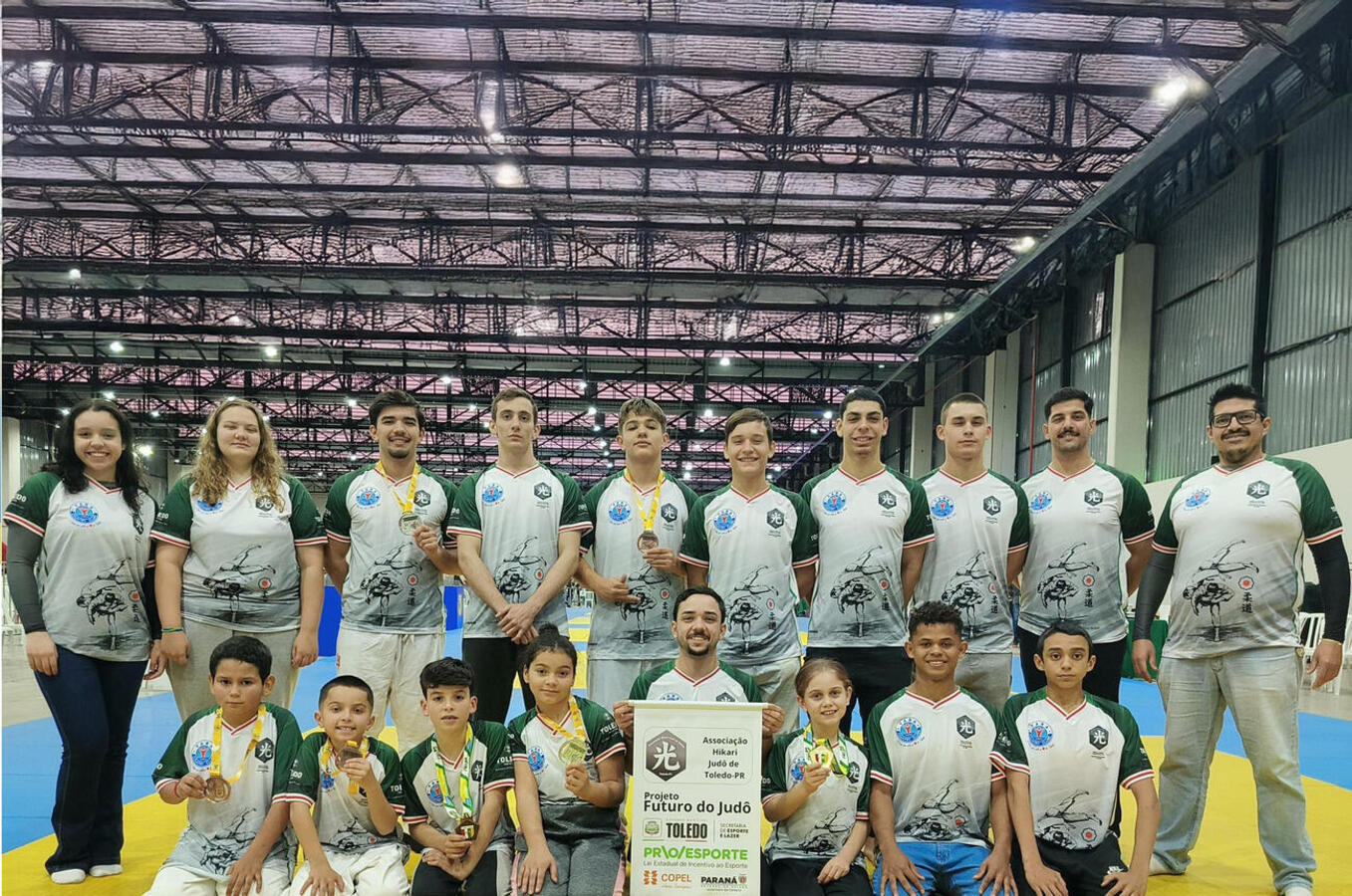 Representada por 17 atletas, entidade apoiada pela Smel fez bonito, no último fim de semana, em Pato Branco, voltando para casa com 2 ouros, 1 prata e 5 bronzes