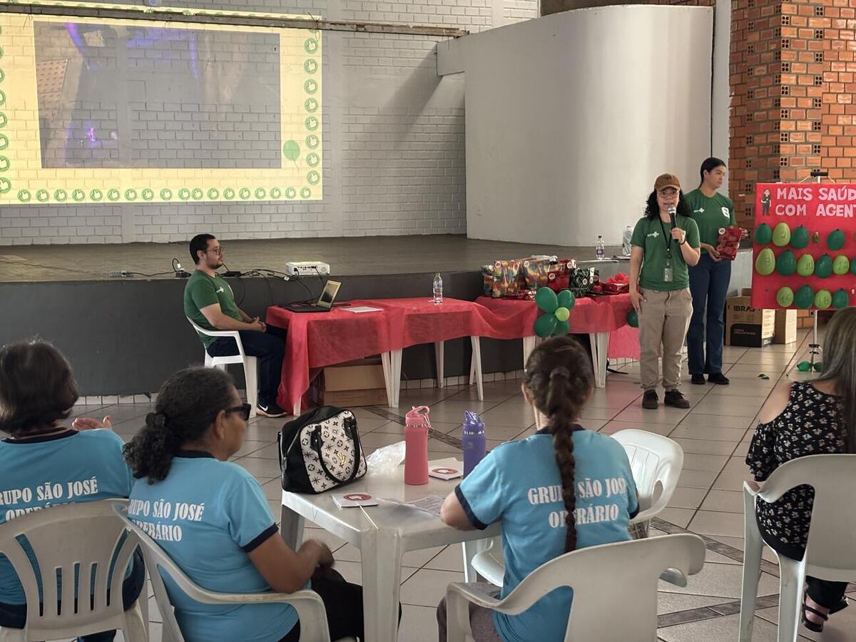 Idosos do grupo São José Operário participaram de atividade com agentes de combate às endemias sobre cuidados com escorpião
