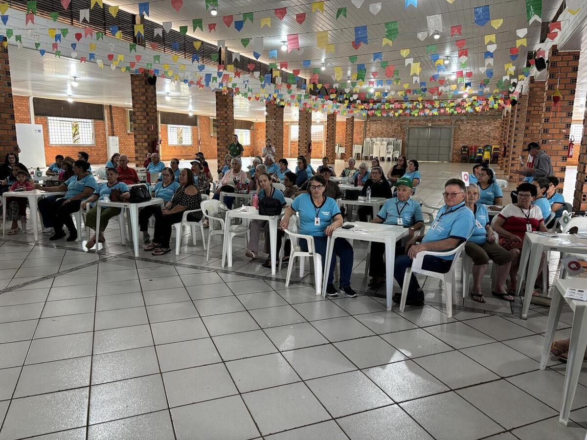 Idosos do grupo São José Operário participaram de atividade com agentes de combate às endemias sobre cuidados com escorpião