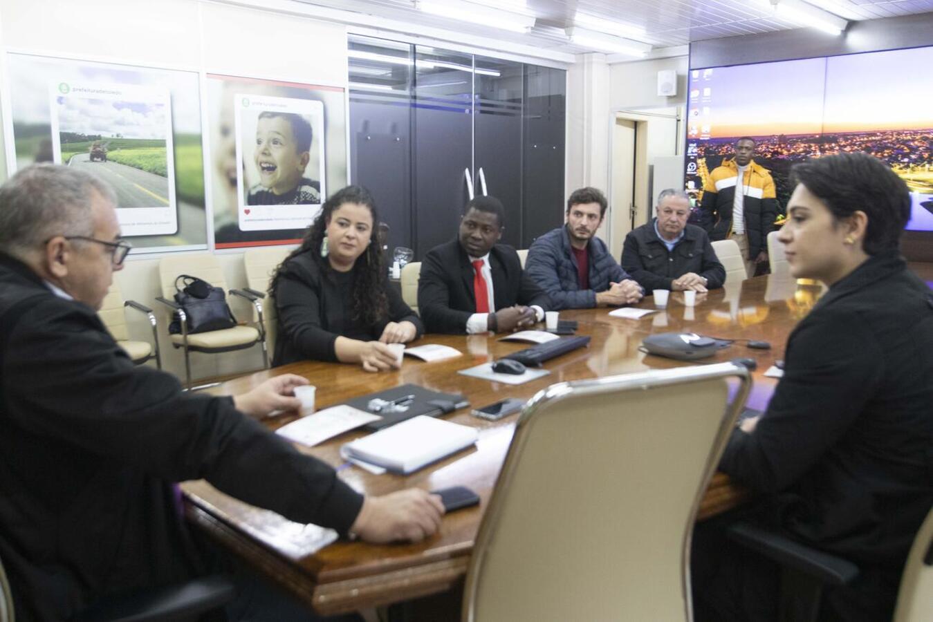 A presidente da entidade, Edna Nunes, esteve com o prefeito Mario Costenaro para entrega do convite oficial sobre o evento