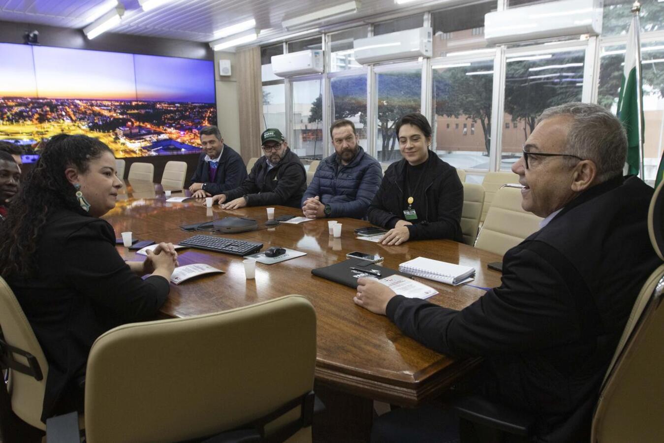 A presidente da entidade, Edna Nunes, esteve com o prefeito Mario Costenaro para entrega do convite oficial sobre o evento