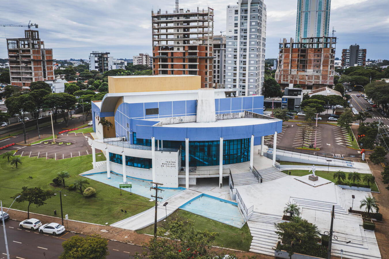 No dia 12 de agosto o Teatro Municipal receberá uma palestra de Marcos Petry, a fim de se aprofundar no tema “autismo”, para o projeto Escola de Pais