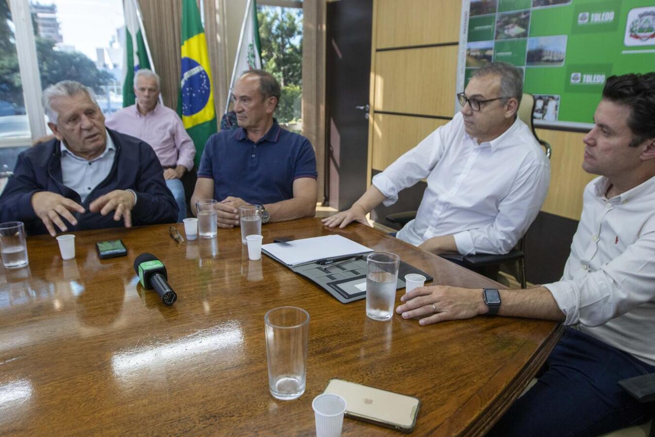 Guto Silva esteve em Toledo no final da tarde desta sexta-feira (15) e reafirmou o compromisso com as obras estruturantes do município