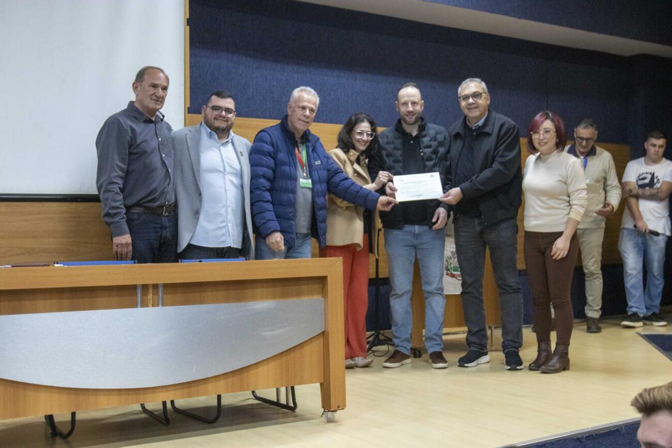 Certificação entregue na terça-feira (26) garante abertura de novos mercados a mais duas empresas do agronegócio de Toledo