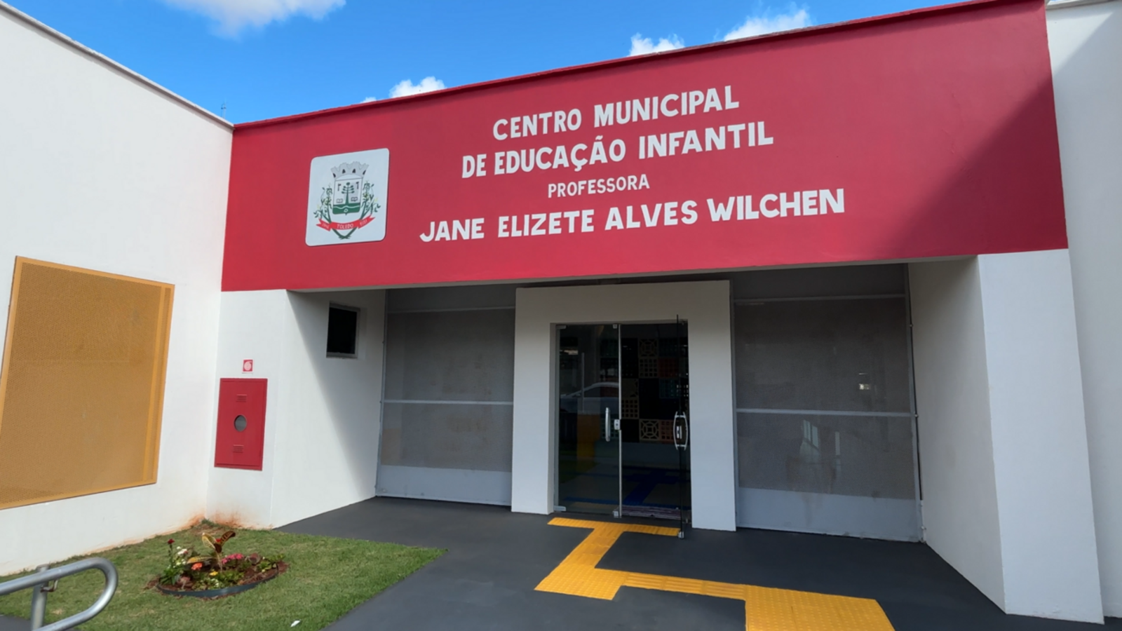 O Centro Municipal de Educação Infantil Professora Jane Elizete Alves Wilchen está pronto para receber as crianças no dia 26 de agosto