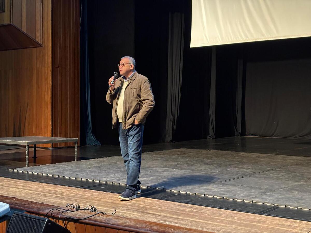 Evento reúne mais de 2,2 mil educadores em programação com mais de 70 palestras